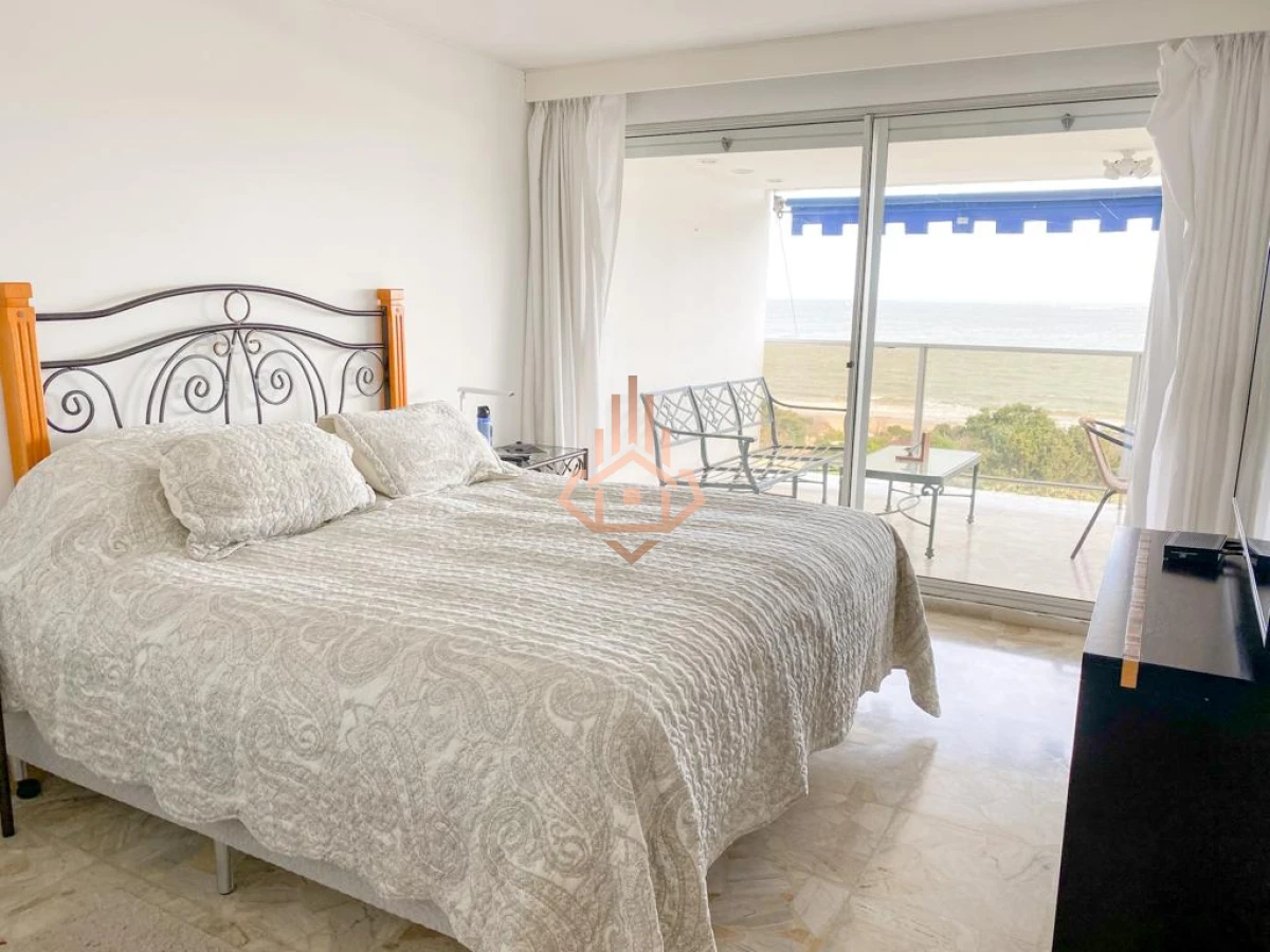 Apartamento 4 dormitorios Venta en Punta del Este.
