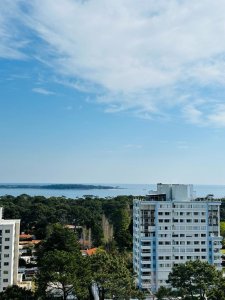 Venta Apartamento 3 dormitorios más dependencia sobre Roosevelt