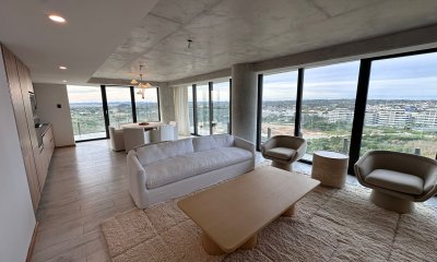 Venta departamento en Surfside de 2 dormitorios + den con vista al Mar