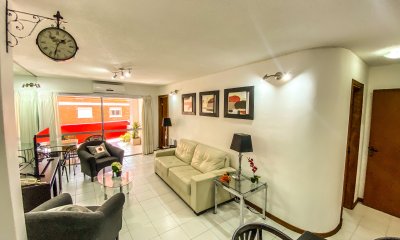 ¡Oportunidad única en Parada 3 de la Brava, Punta del Este! Apartamento 2 dormitorios y medio