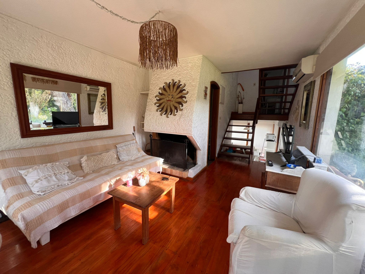 VENTA APTO DUPLEX DE 2 DORMITORIOS EN PUNTA DEL ESTE