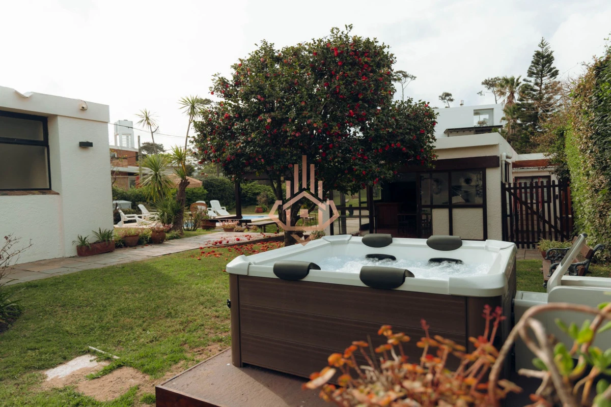 Casa exclusiva en Punta del Este - Playa Mansa