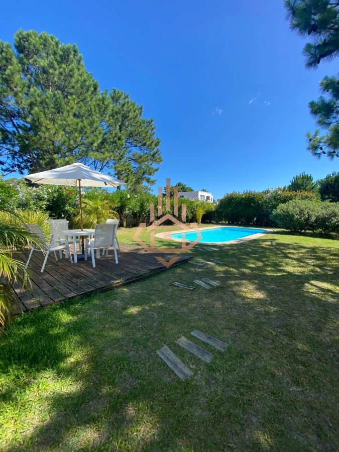 Casa Luxury  en alquiler de temporada en Barrio privado 4 dormitorios + Piscina