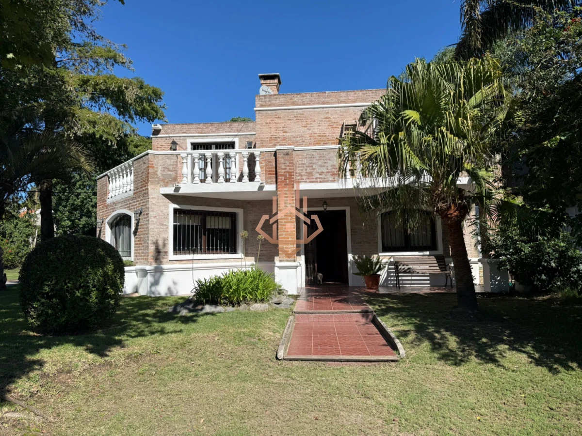 Location annuelle d'une maison de 3 chambres à Altos del Pinar - Photo 1