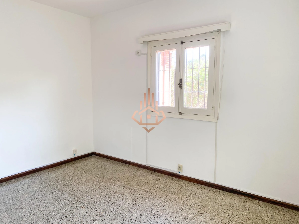 Alquiler Anual Casa de 4 dormitorios + 2 BaÃ±os.