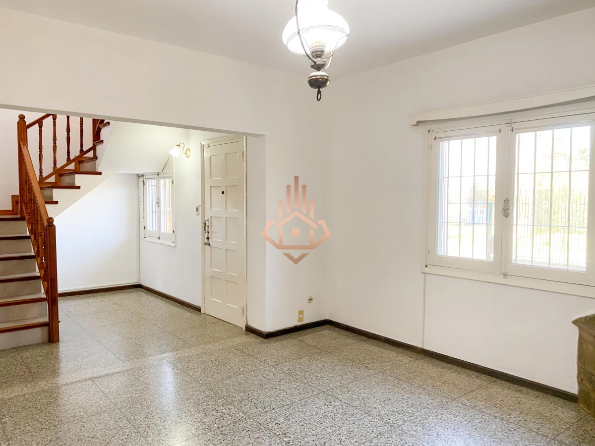 Alquiler Anual Casa de 4 dormitorios + 2 BaÃ±os.