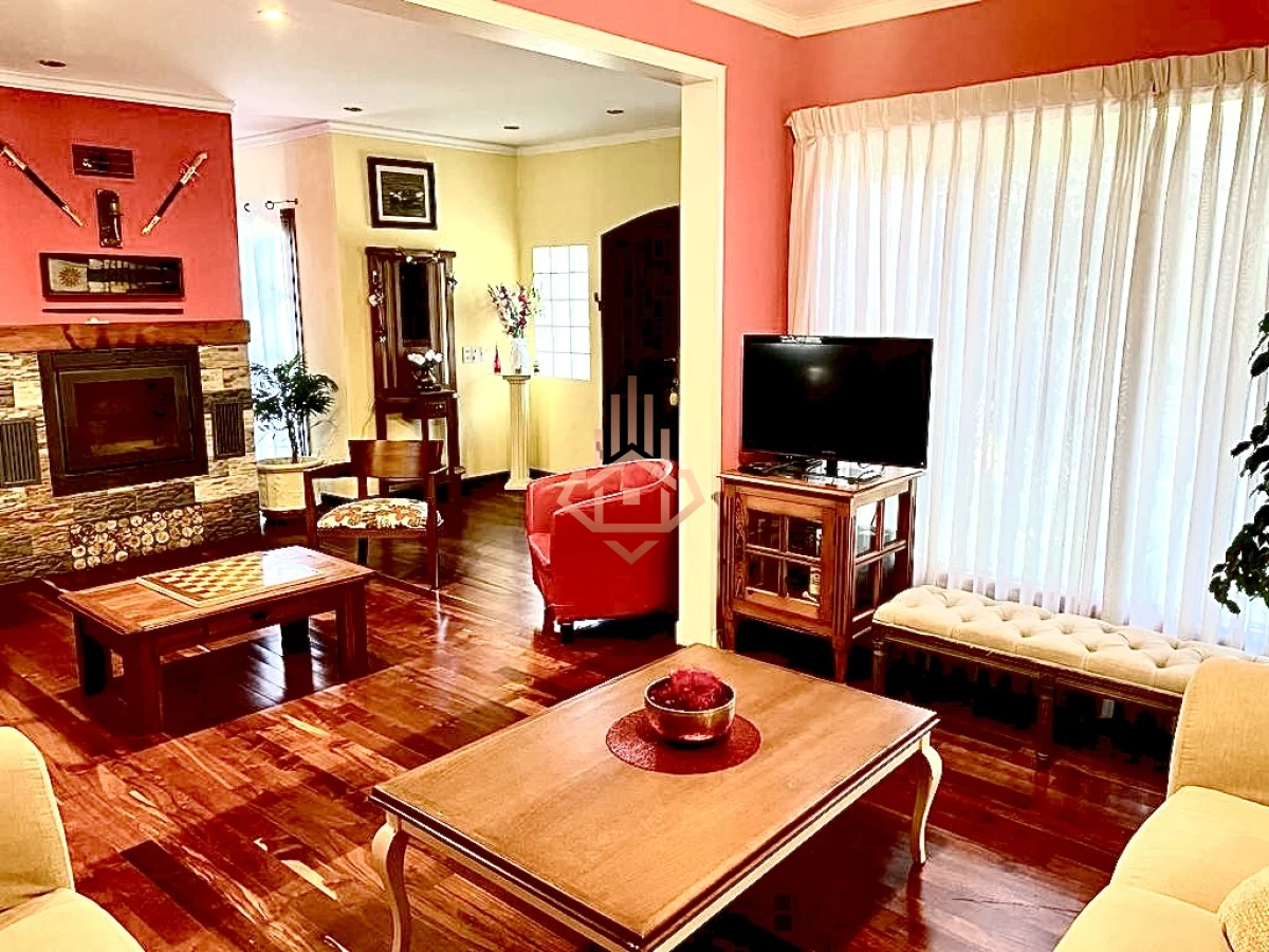 Alquiler de Temporada Casa 4 dormitorios y piscina climatizada a 500 metros del mar