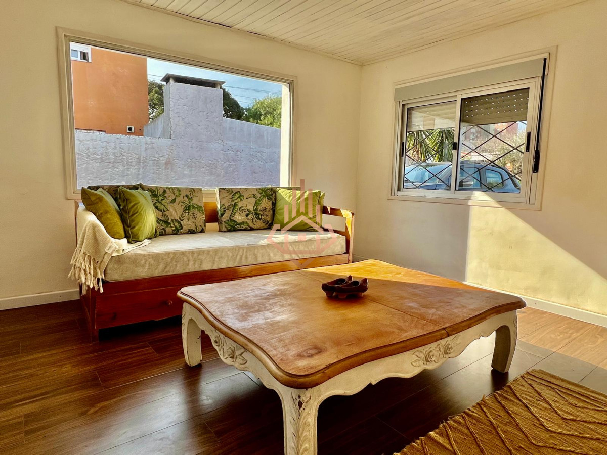 VENTA CASA PH 2 DORMITORIOS EN BARRIO IPORÁ  - LUX75C