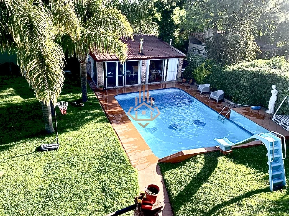 Alquiler de Temporada Casa 4 dormitorios y piscina climatizada a 500 metros del mar