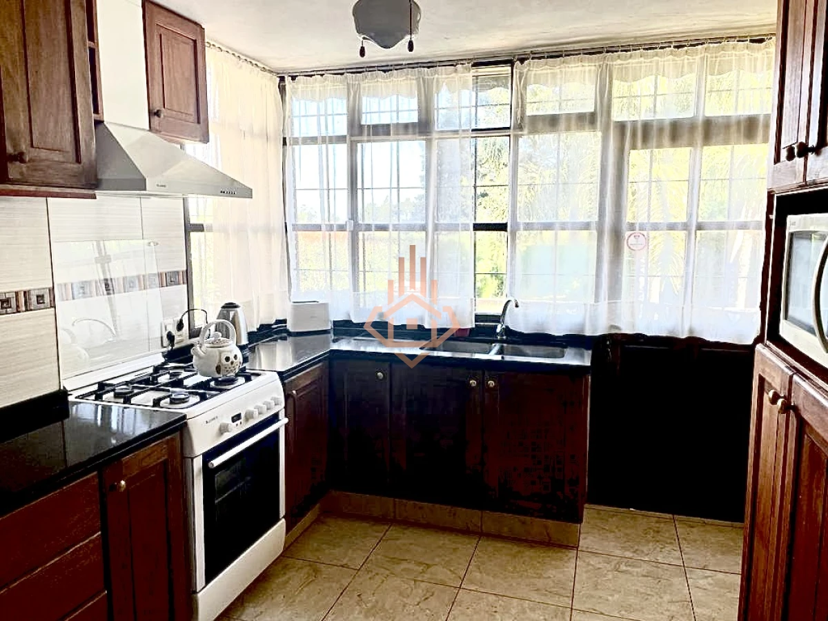 Alquiler de Temporada Casa 4 dormitorios y piscina climatizada a 500 metros del mar