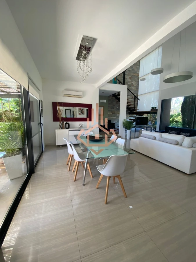 Casa Luxury  en alquiler de temporada en Barrio privado 4 dormitorios + Piscina