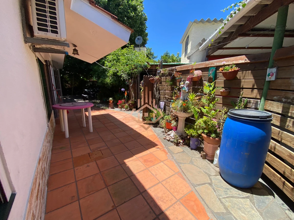 Casa en Alquiler Anual 3 dormitorios+ 1 suite.