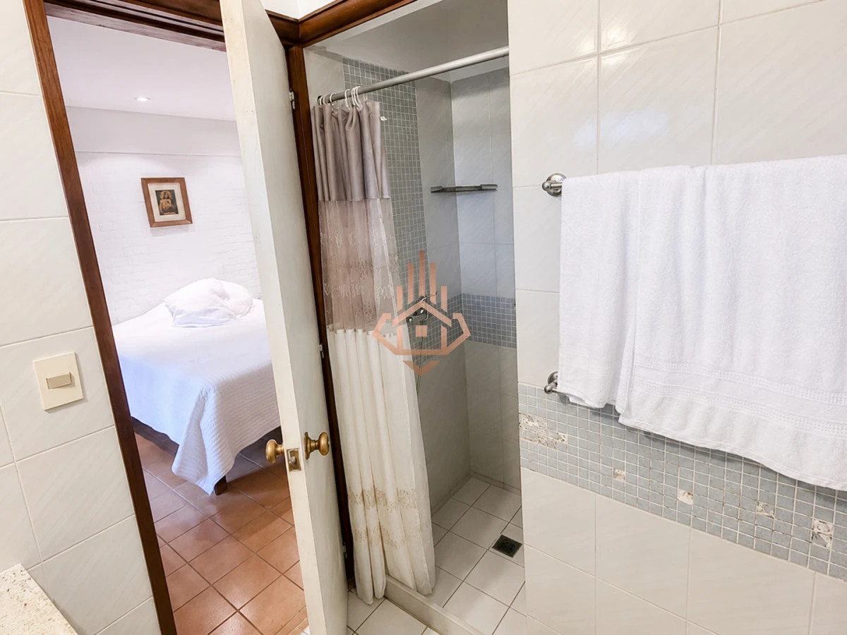 Casa en venta sobre Av Cordoba posible proyecto clinica o academia - Foto 4