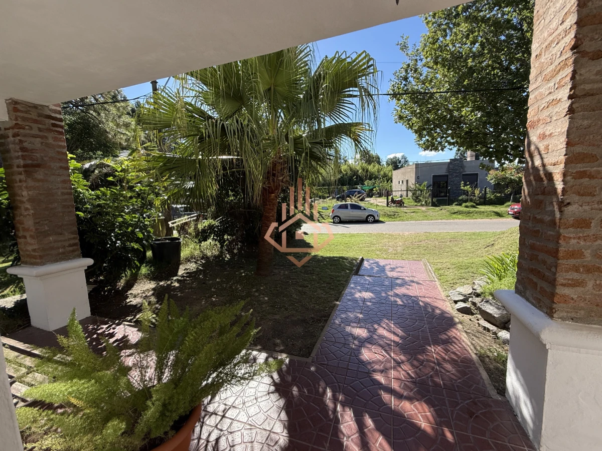 Location annuelle d'une maison de 3 chambres à Altos del Pinar - Photo 3