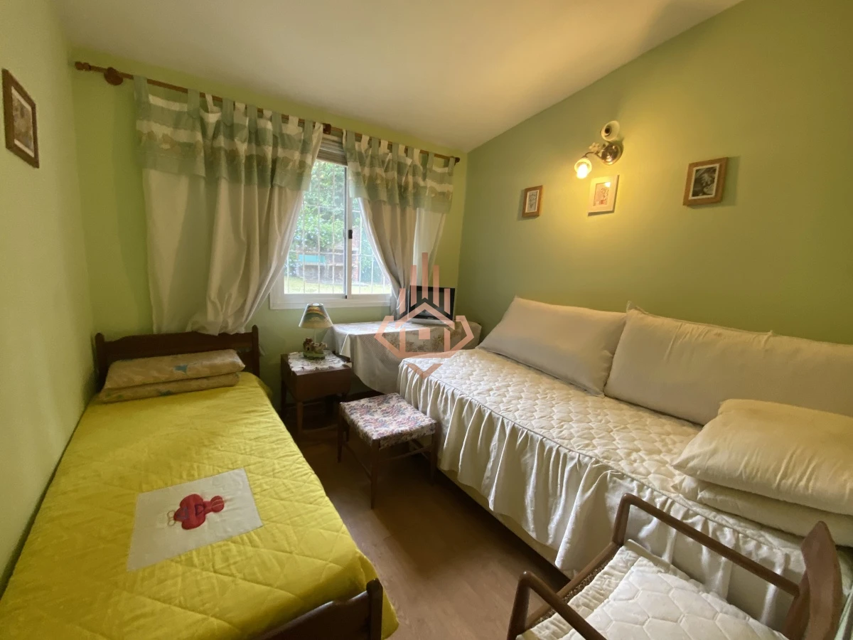 Alquiler temporal casa a 6 cuadras de la playa de 3 dormitorios.