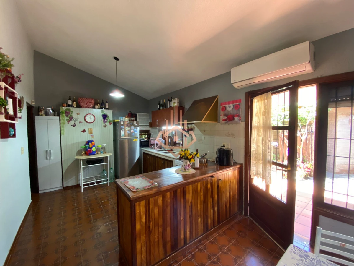 Casa en Alquiler Anual 3 dormitorios+ 1 suite.