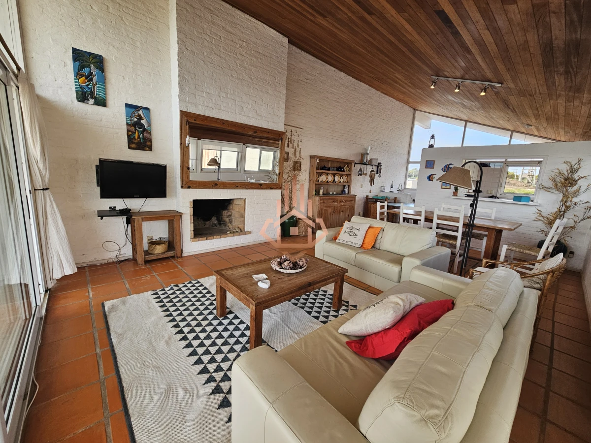CASA NA SEGUNDA LINHA DE JOSÉ IGNACIO, 4 QUARTOS - Foto 3