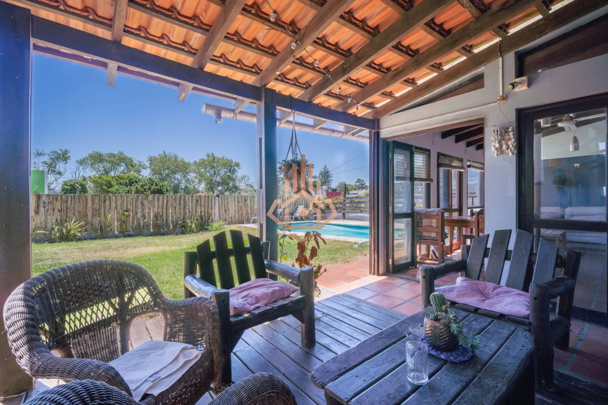 Alquiler anual Casa 4 dormitorios en parada 23 de la Mansa