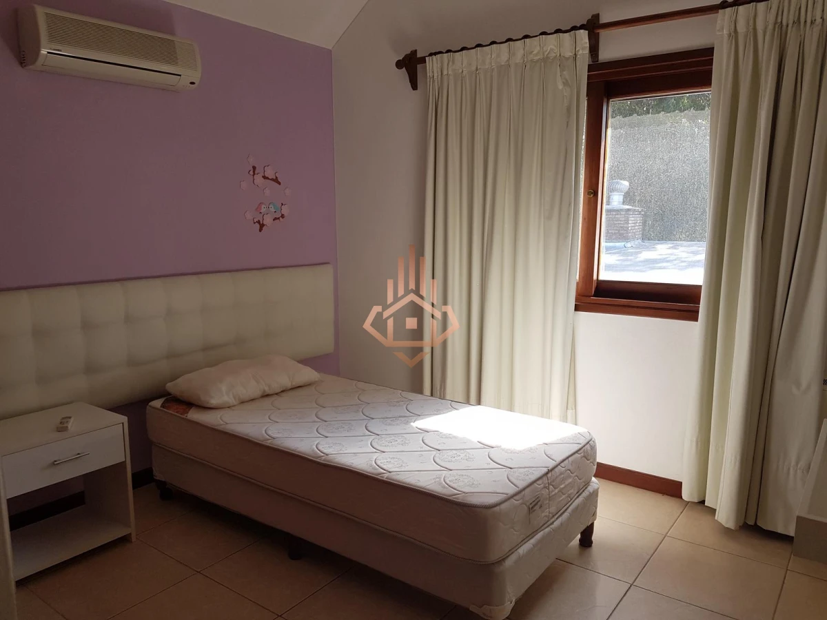 Casa en Alquiler Super Comoda y Completa en Jardines de Cordoba, 3 Cuartos, 4 Baños, Yacuzzy. Piscina, Juegos para Niños