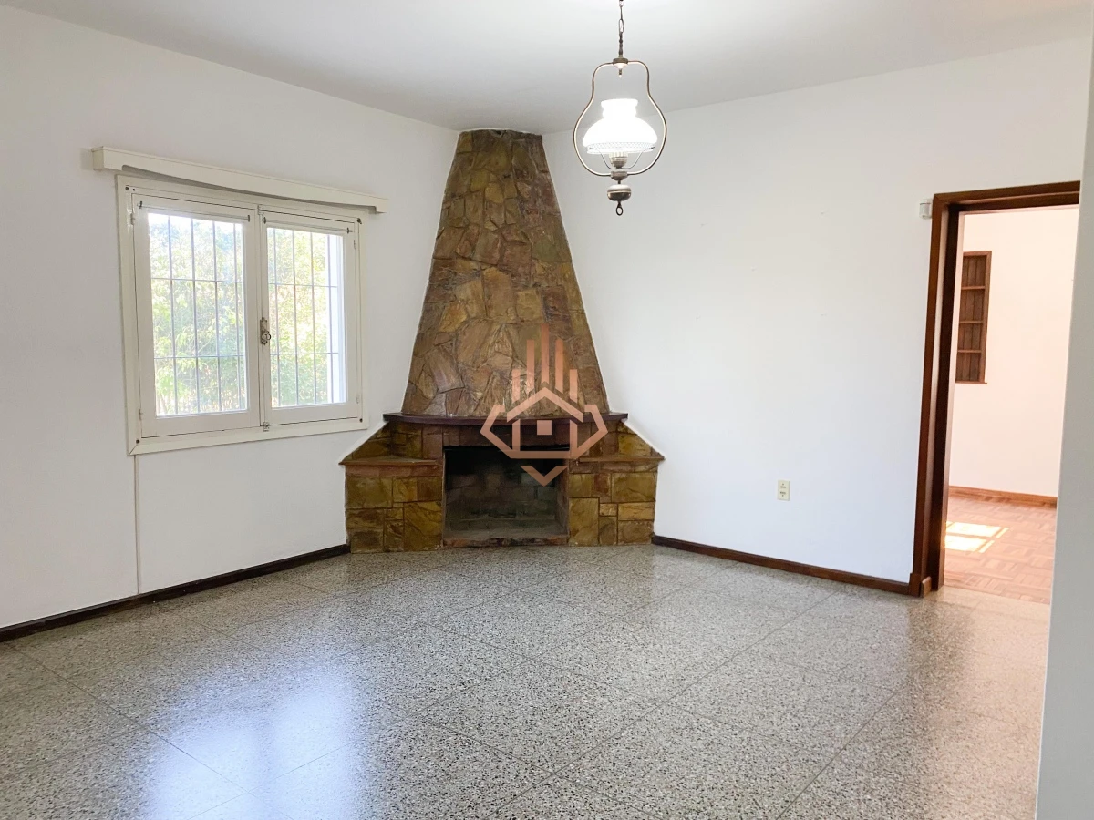 Alquiler Anual Casa de 4 dormitorios + 2 BaÃ±os.