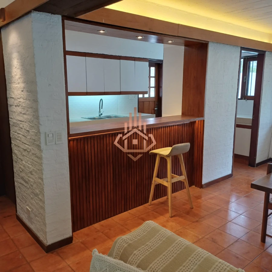 VENDO 4 Dormitorios mas servicio, piscina, barbacoa cerrada, excelente ubicación colegios - Foto 5