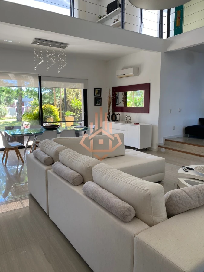 Casa Luxury  en alquiler de temporada en Barrio privado 4 dormitorios + Piscina