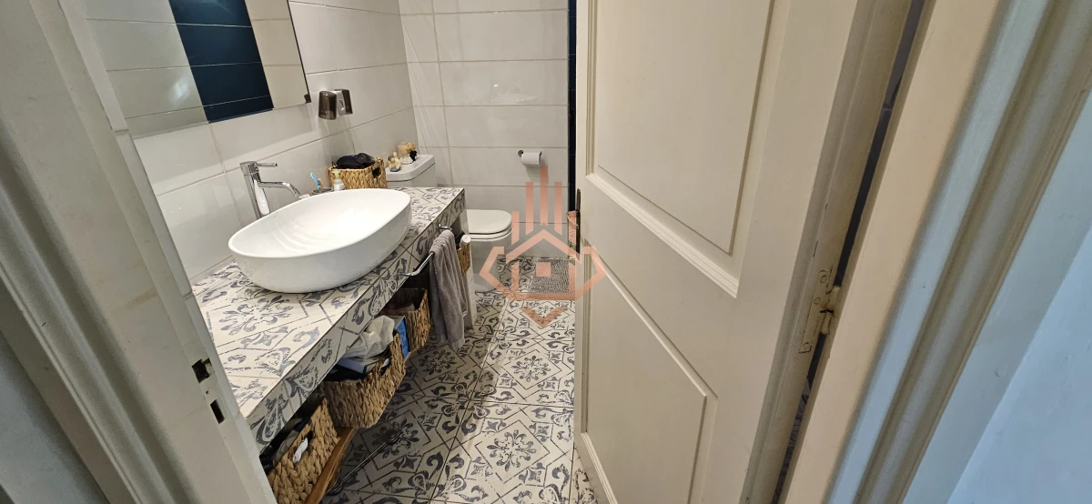 Se Alquila en Country Casa de 5 Cuartos y 4 Baños