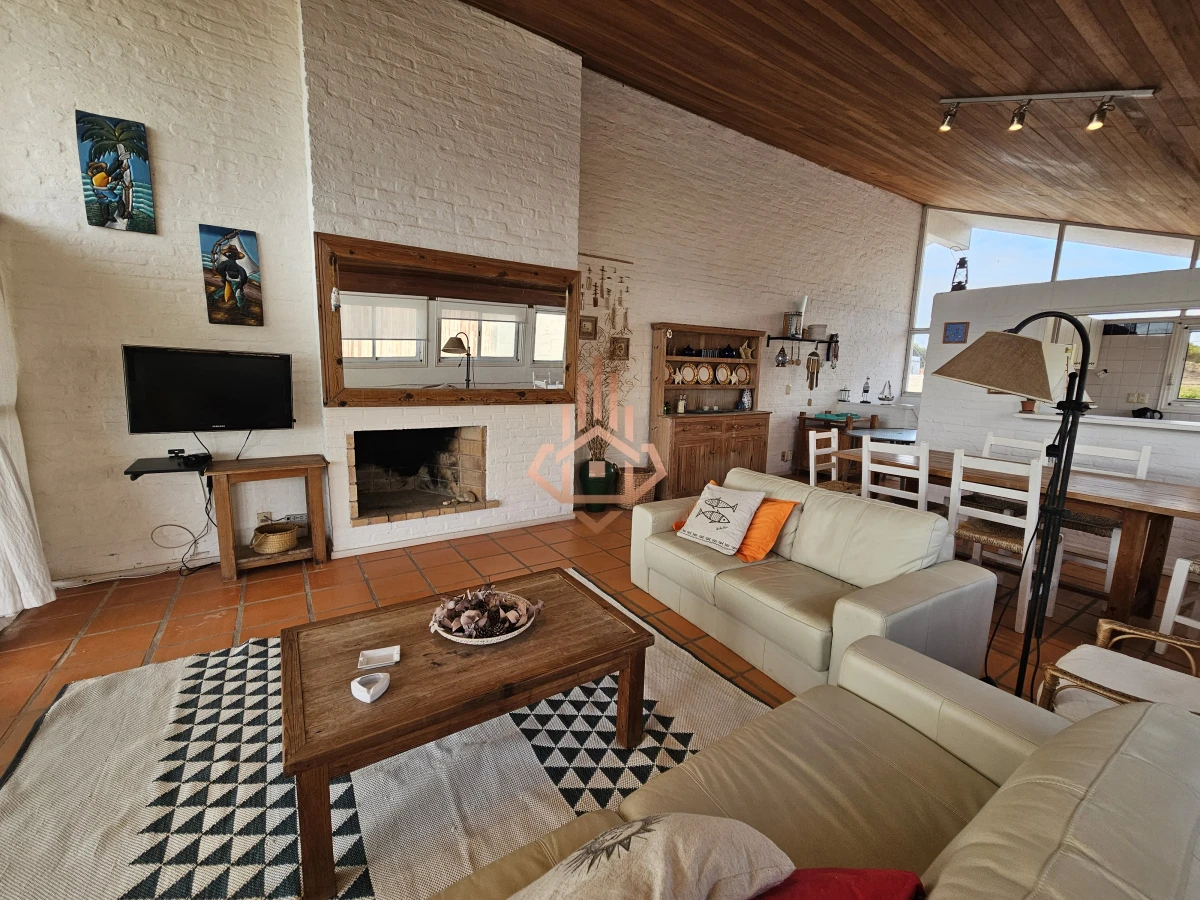 CASA NA SEGUNDA LINHA DE JOSÉ IGNACIO, 4 QUARTOS - Foto 4