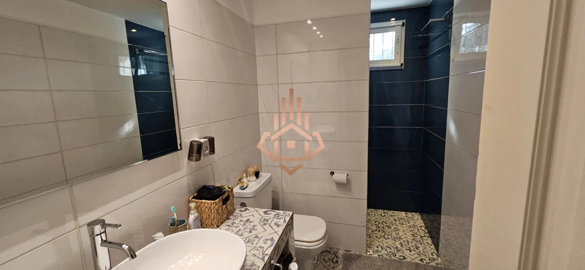 Se Alquila en Country Casa de 5 Cuartos y 4 Baños