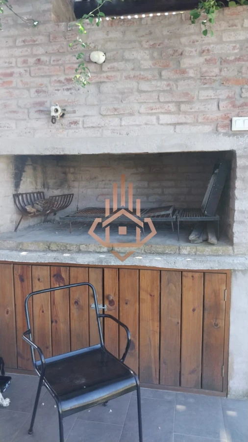 Se Alqula Casa de 2 Dormitorios y Dos Baños en la Barra