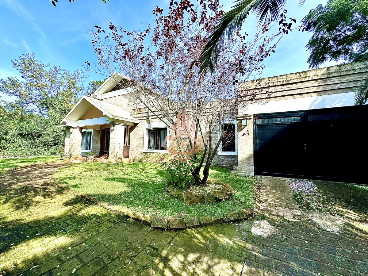 Annual rental of a 4-bedroom house, near the school. - Photo 2