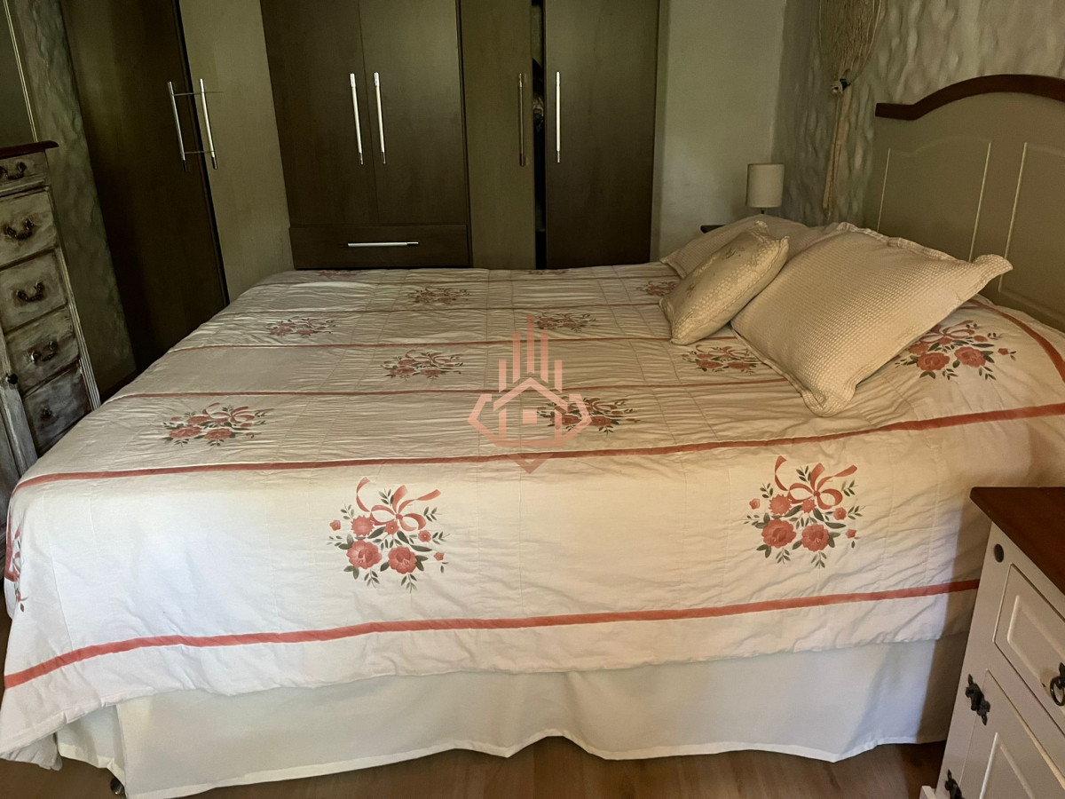 Alquiler Anual casa 4 dormitorio y piscina en Pinares.