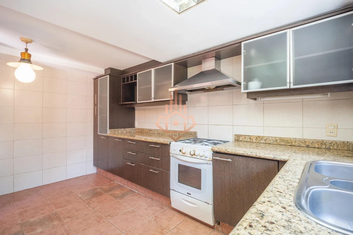 Casa en venta en B. Cantegril, zona de colegios entorno residencial