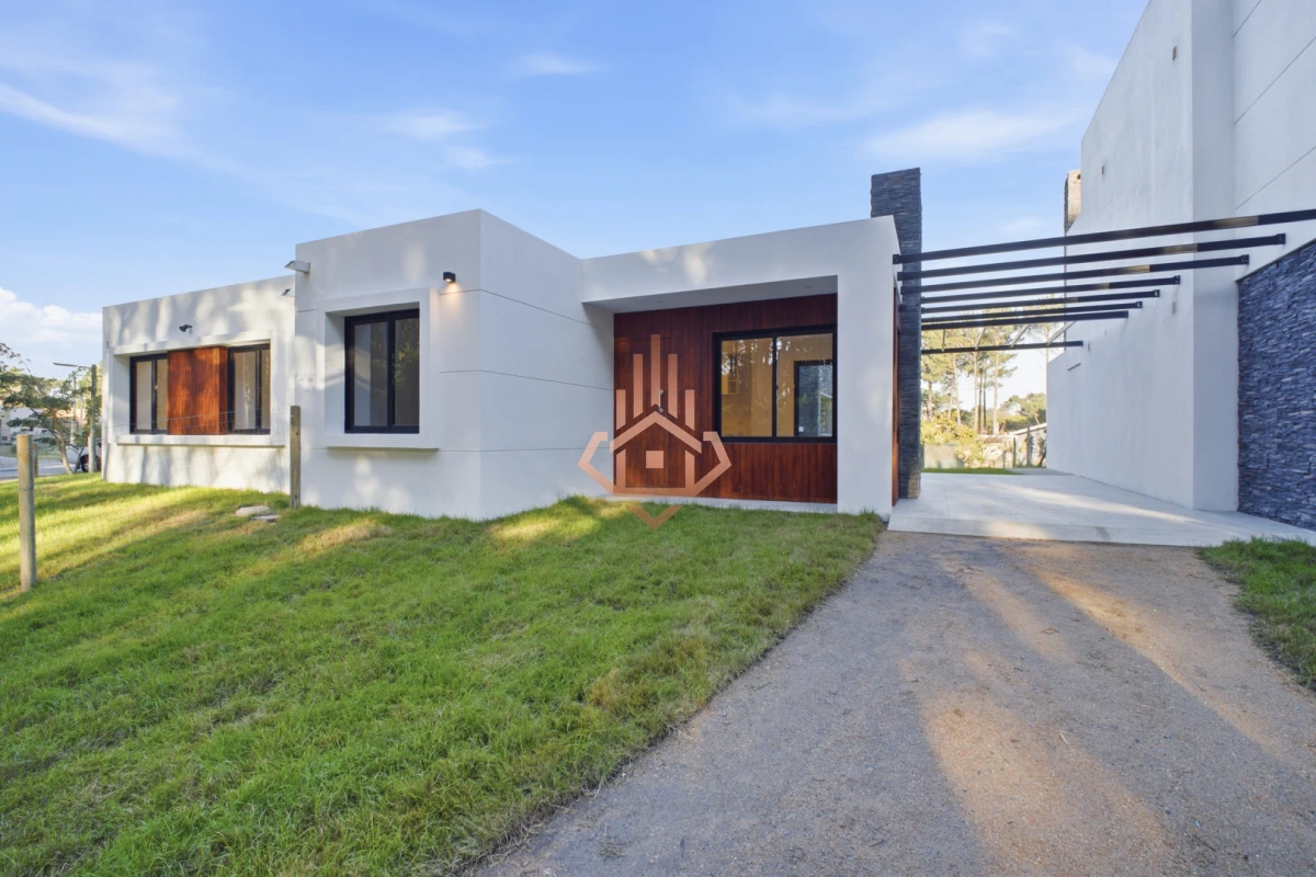 Venta Casa Construcción Tradicional en Pinares Burnett - Foto 1