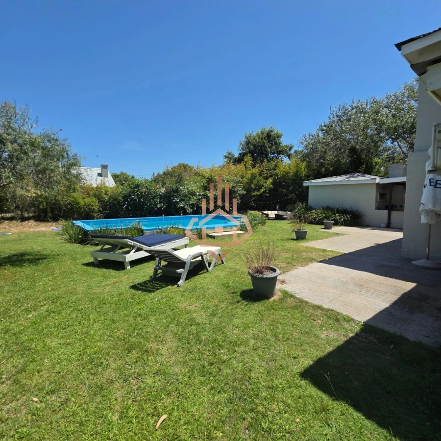 Venta casa de 4 dormitorios en la barra con piscina climatizada