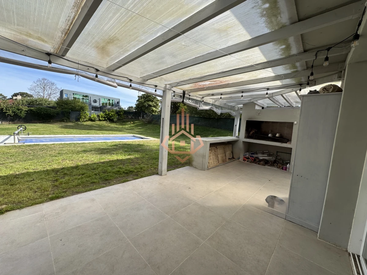 Alquiler de Temporada casa de 3 dormitorios en Punta del Este con Pisicna,