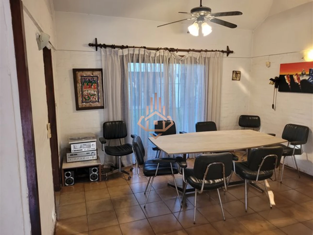 Casa en venta sobre Av Cordoba posible proyecto clinica o academia