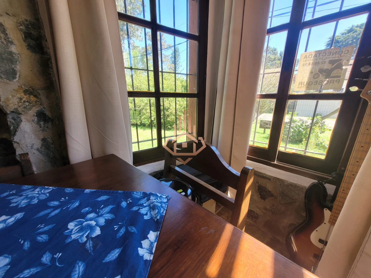 Venta de casa en Pinares terreno esquinero con gran potencial