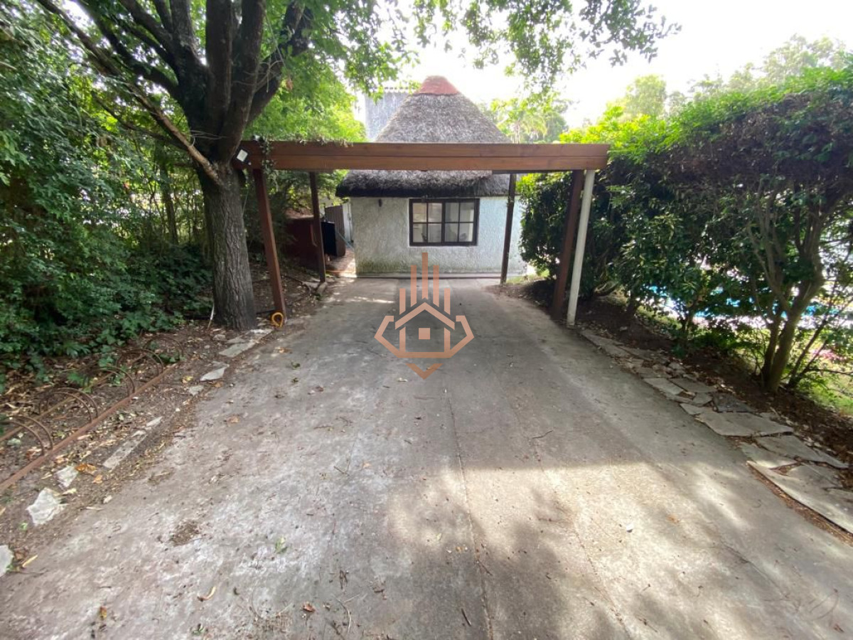 Alquiler Anual casa 4 dormitorio y piscina en Pinares.