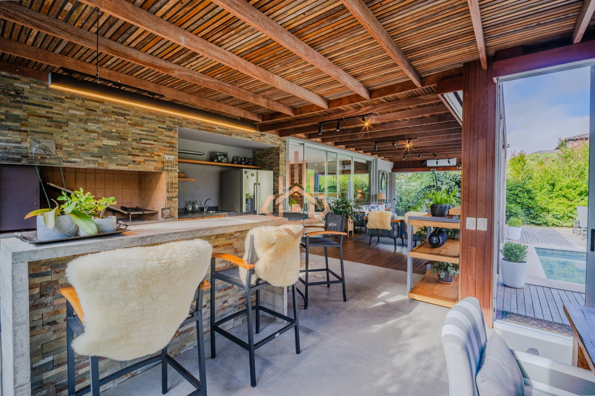 Casa de 4 dormitorios en Barrio Privado La Residence