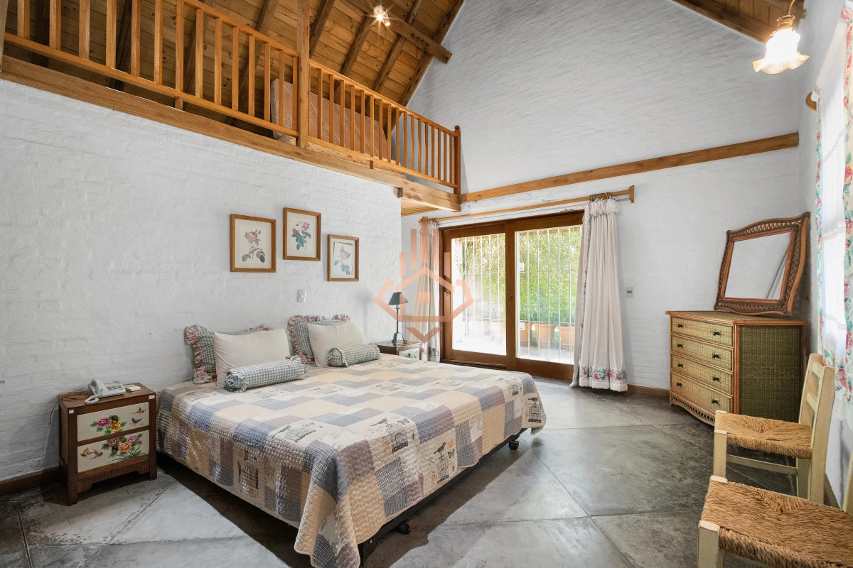 Venta de casa de lujo “La Esmeralda” Pinares, Parque Burnett