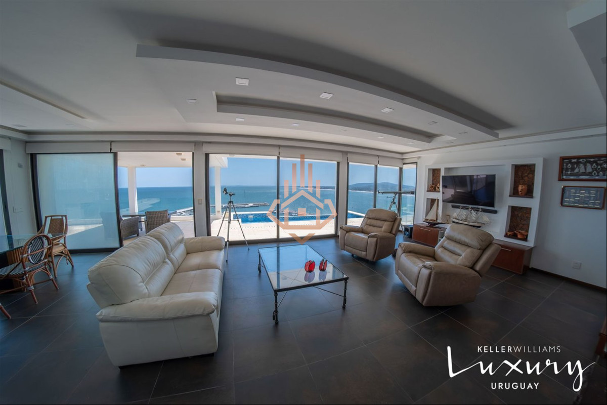 casa excepcional en venta de 3 niveles con vista al mar en piriápolis - lux36c
