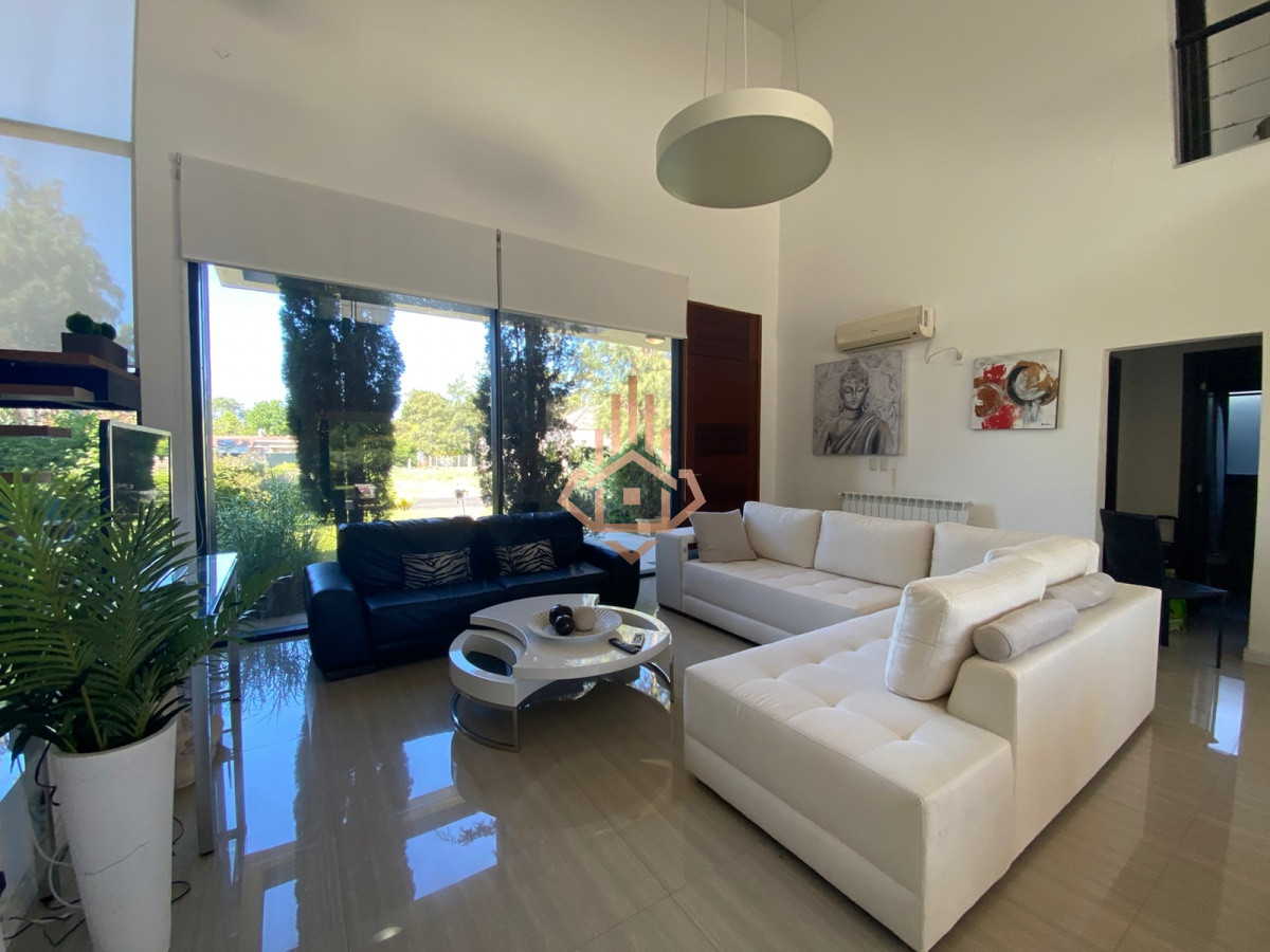 Casa Luxury en Barrio privado 4 dormitorios + Piscina