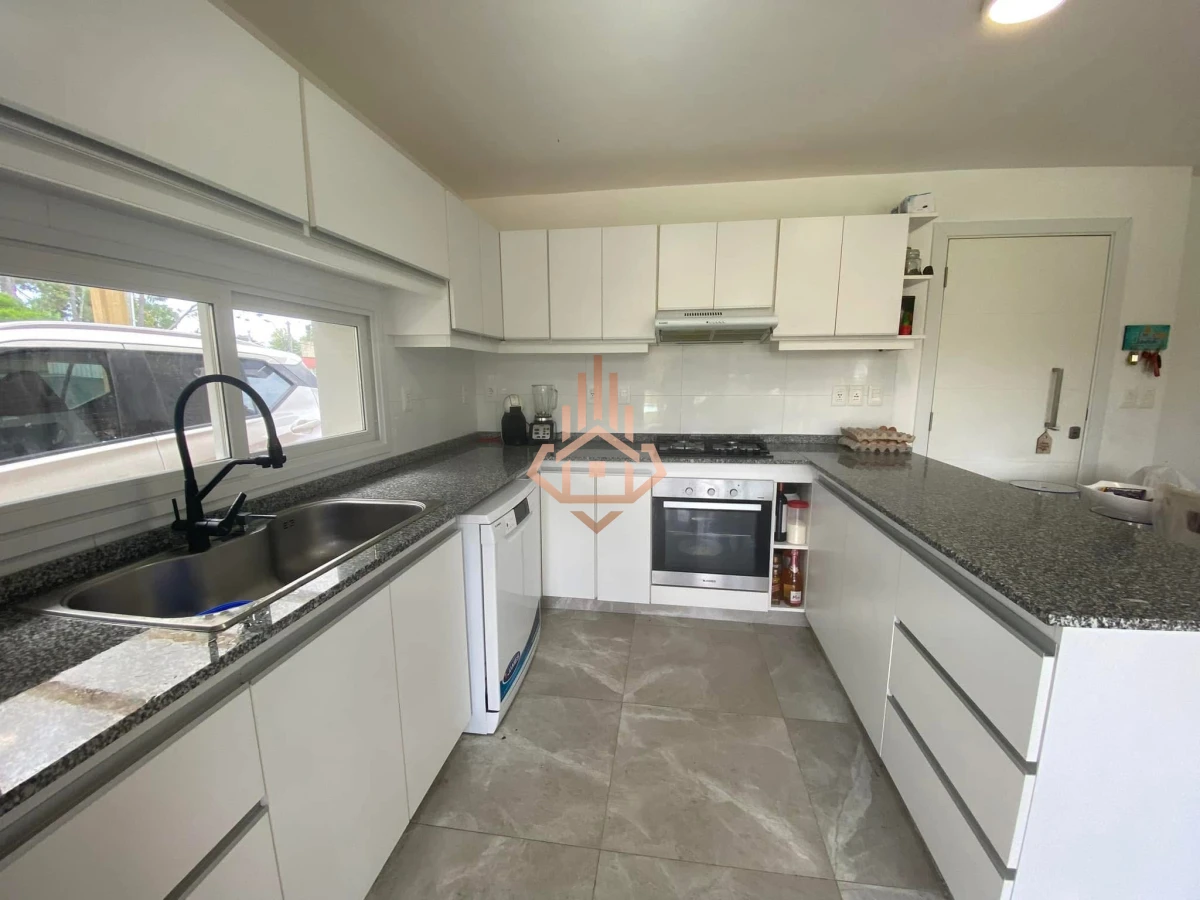 Alquiler de Temporada casa de 3 dormitorios en Punta del Este con Pisicna,