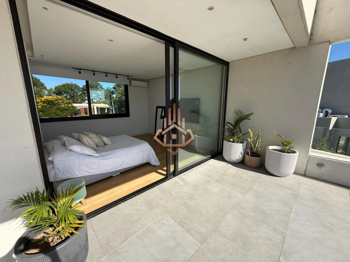 Venta de Espectacular Casa de 4 Dormitorios en Viñedos de la Tahona