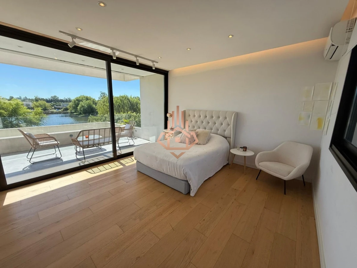 Venta de Espectacular Casa de 4 Dormitorios en Viñedos de la Tahona