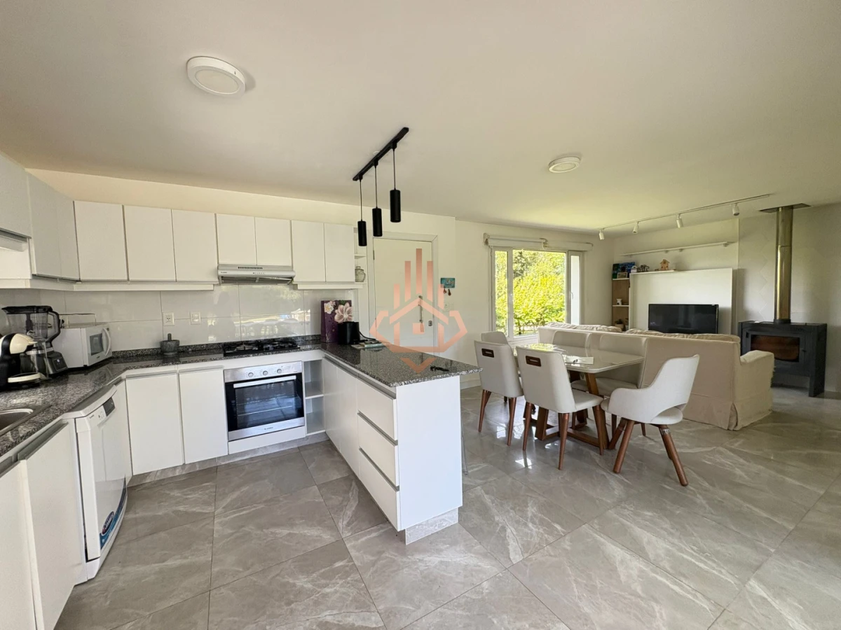 Alquiler de Temporada casa de 3 dormitorios en Punta del Este con Piscina,