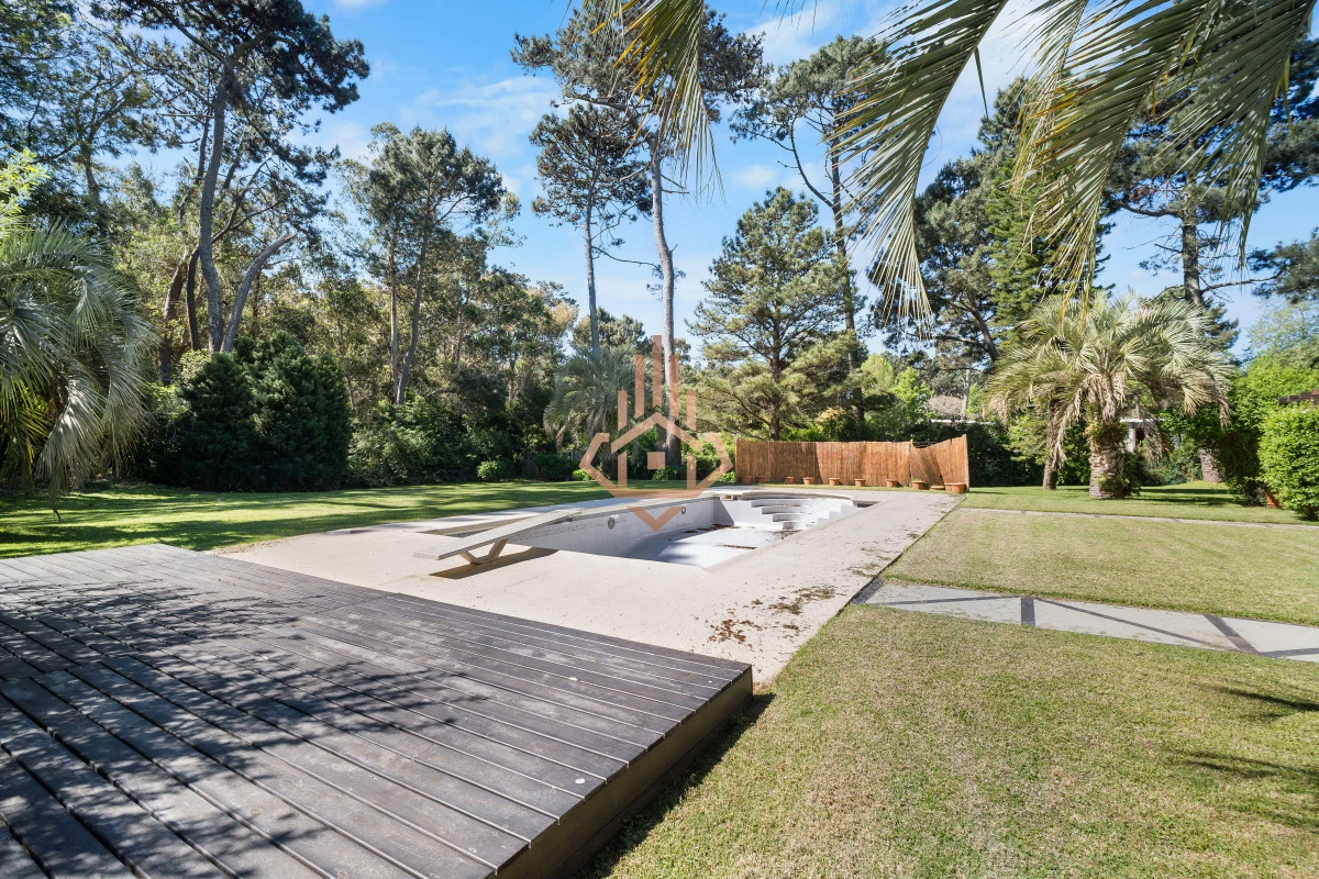 Venta de casa de lujo “La Esmeralda” Pinares, Parque Burnett