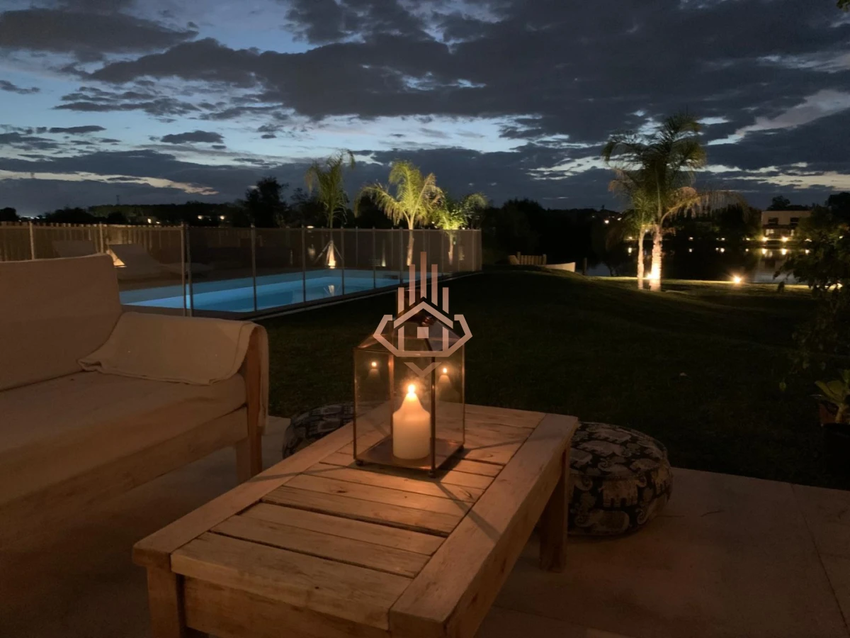 Venta de Espectacular Casa de 4 Dormitorios en Viñedos de la Tahona