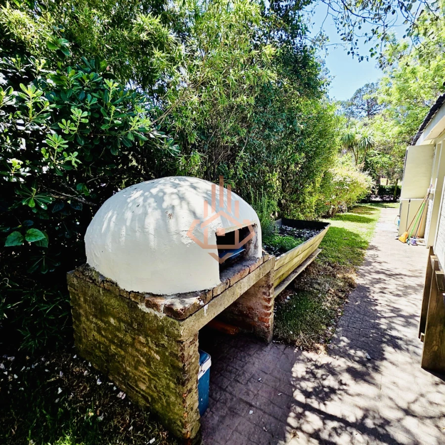 Venta casa de 4 dormitorios en la barra con piscina climatizada